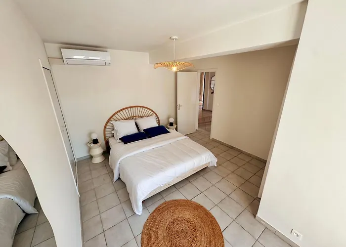 Pieds Dans L Eau La Nartelle